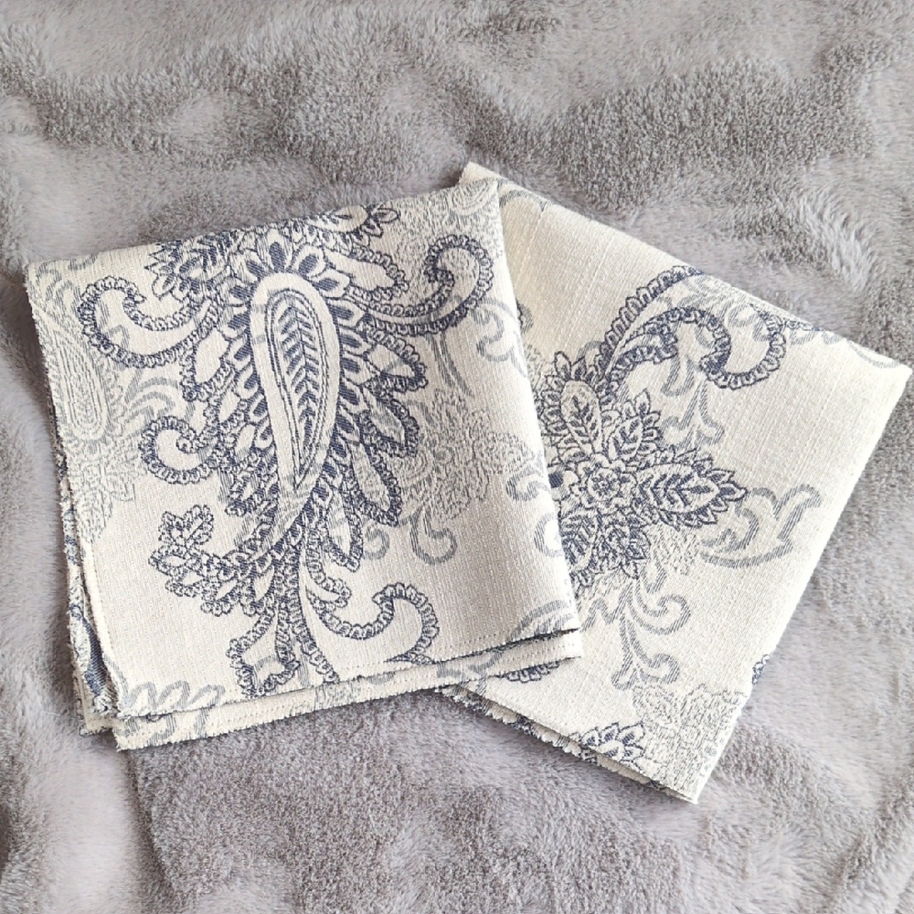 Elegant Paisley Woven Fabric - 2 pieces